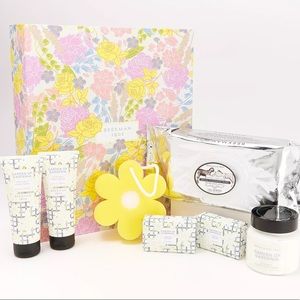 🆕 Beekman 1802 Book of Goat Milk Goodness 7-pc Body Care Set with Box🆕